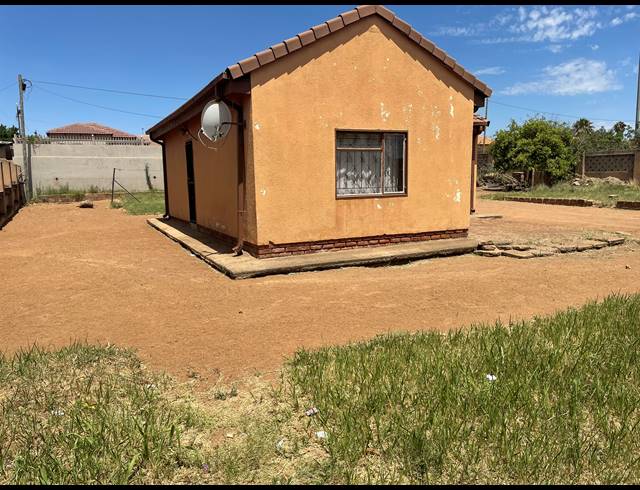 2 BEDROOM FREEHOLD FOR SALE IN MABOPANE  UNIT U